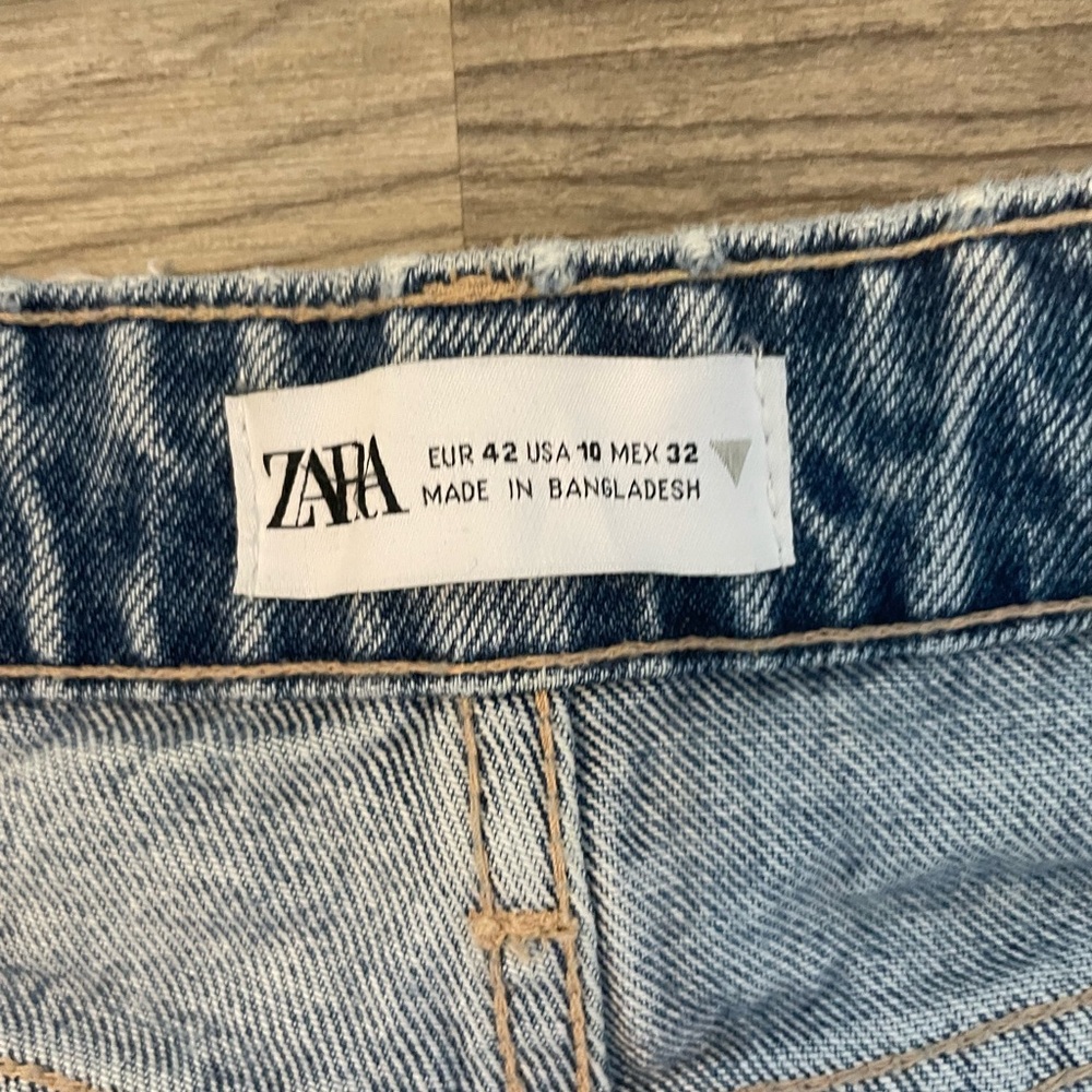 Zara Distressed Baggy Denim Jeans - Picture 2 of 5